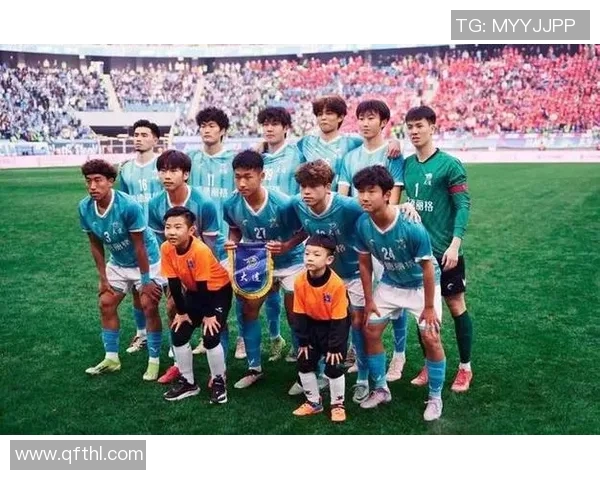 王府井足球明星闪耀赛场展现青春活力与拼搏精神 王府井足球明星闪耀赛场展现青春活力与拼搏精神